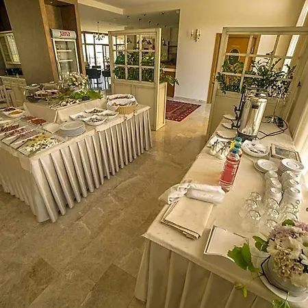 Quercus Hotel 4*
