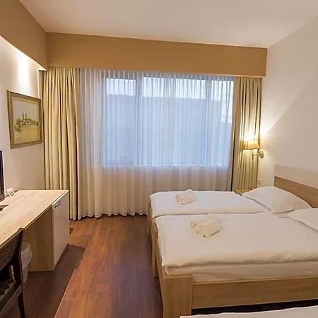 Hotel Quercus 4*